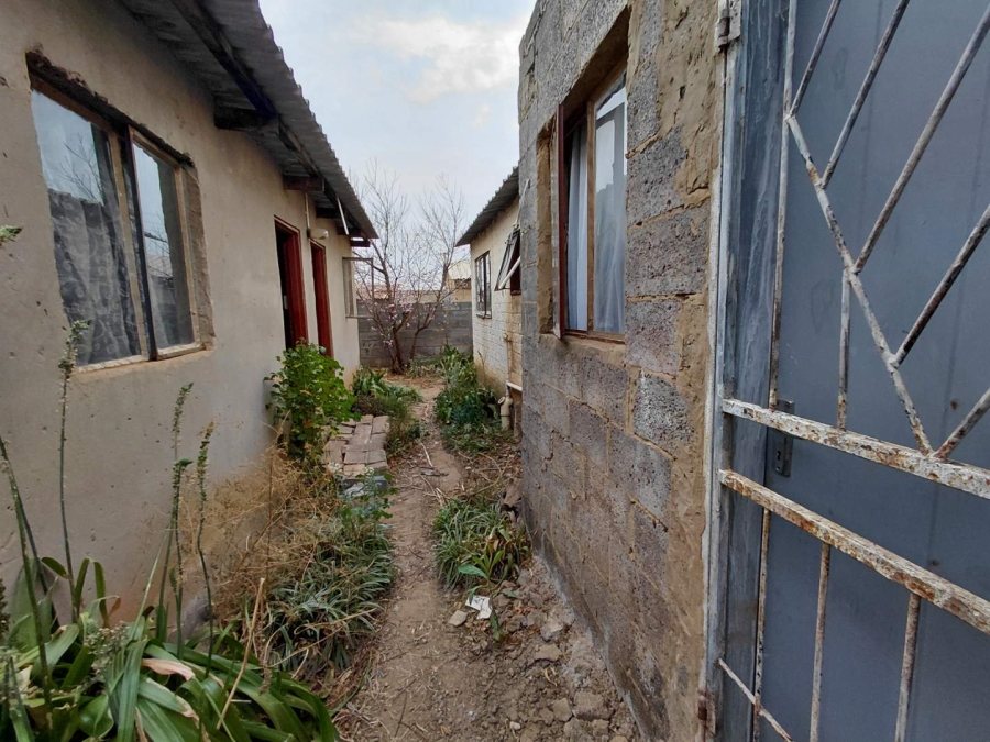 5 Bedroom Property for Sale in Orange Farm Gauteng