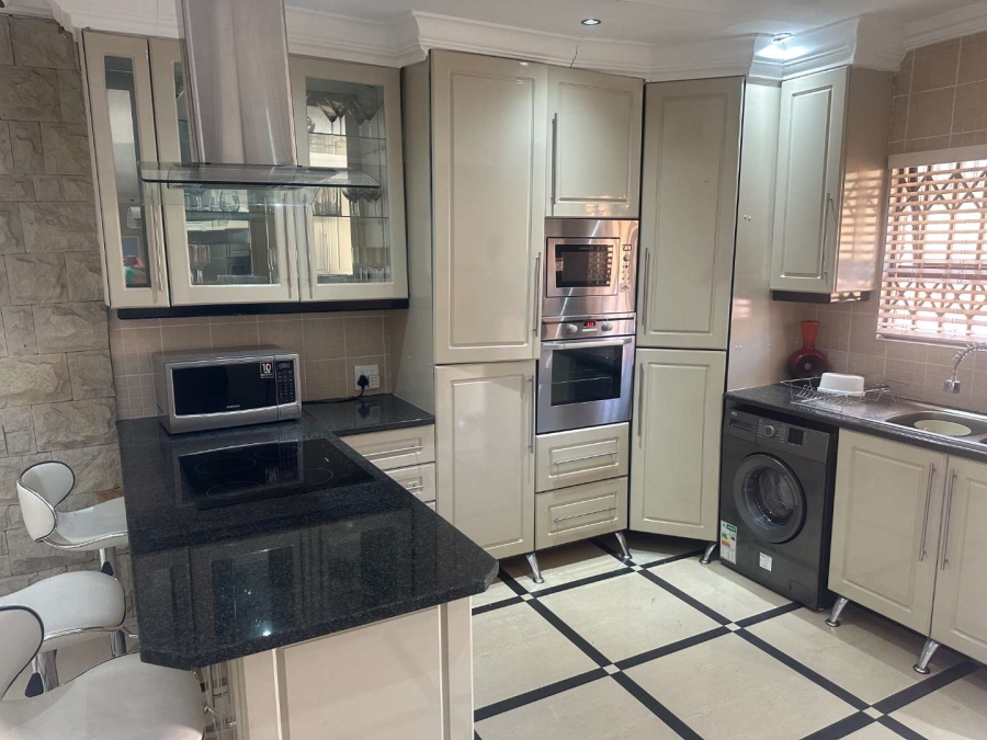 3 Bedroom Property for Sale in Meredale Gauteng