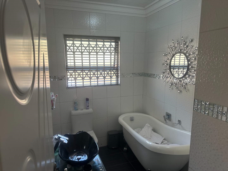 3 Bedroom Property for Sale in Meredale Gauteng