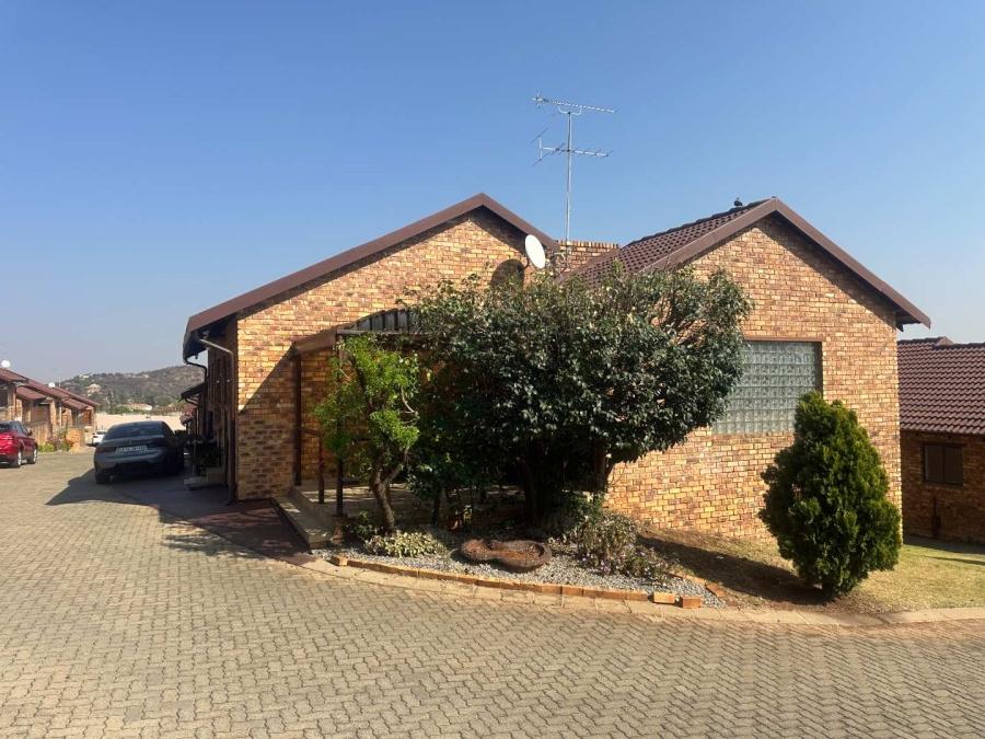 3 Bedroom Property for Sale in Meredale Gauteng
