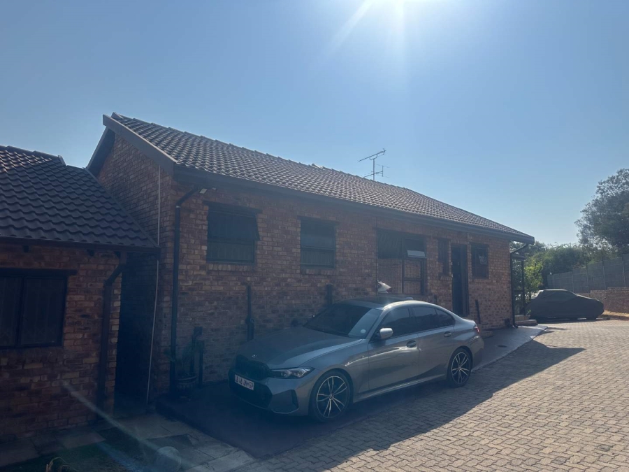 3 Bedroom Property for Sale in Meredale Gauteng