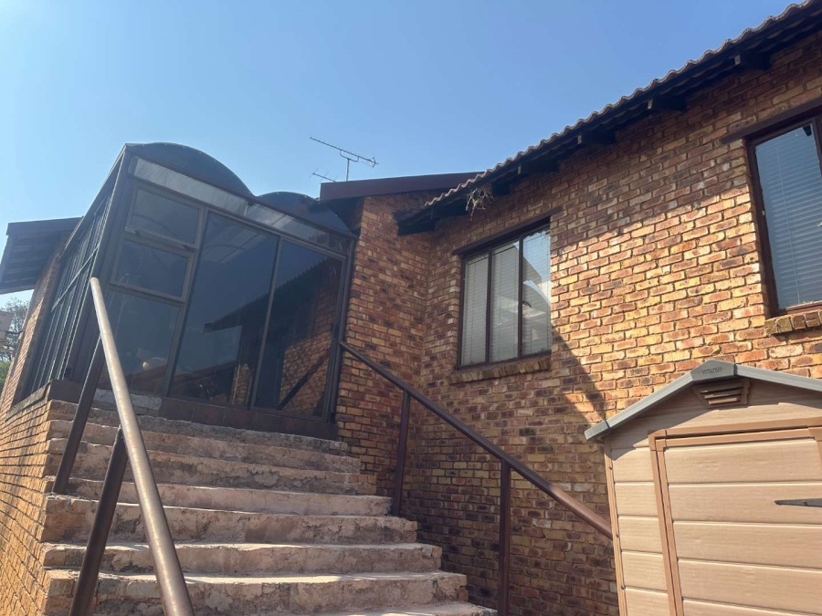 3 Bedroom Property for Sale in Meredale Gauteng