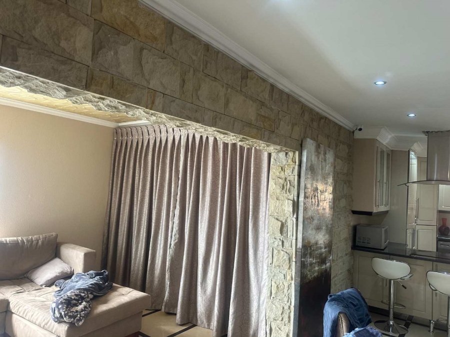 3 Bedroom Property for Sale in Meredale Gauteng