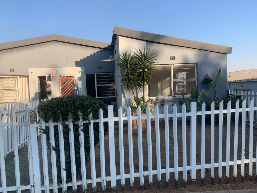 1 Bedroom Property for Sale in Ridgeway Gauteng