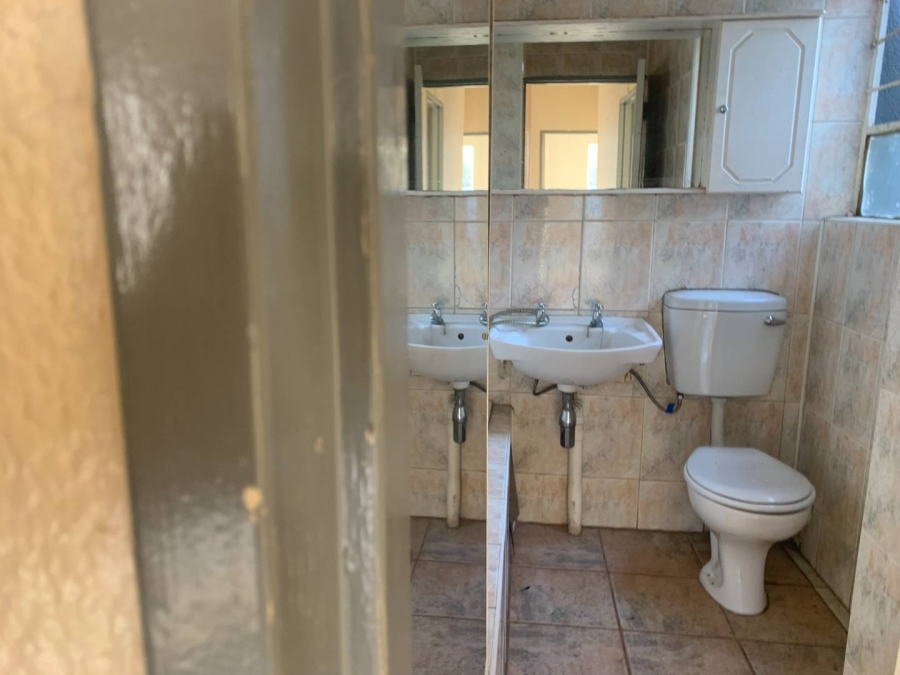 1 Bedroom Property for Sale in Ridgeway Gauteng