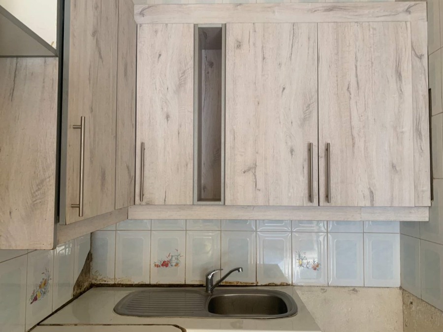 1 Bedroom Property for Sale in Ridgeway Gauteng