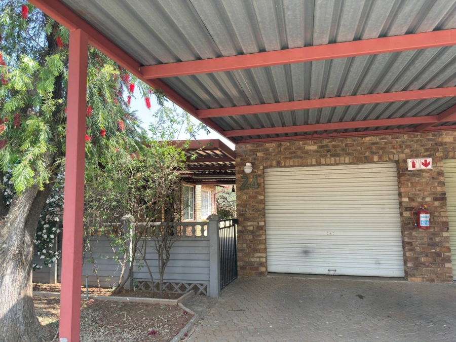 To Let 3 Bedroom Property for Rent in Doornpoort Gauteng