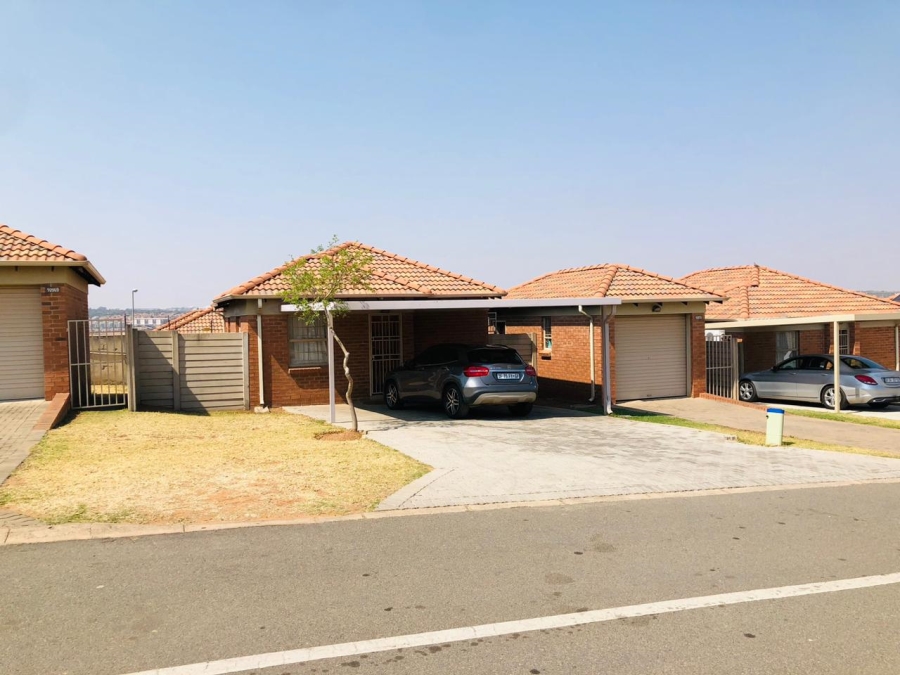 3 Bedroom Property for Sale in Olievenhoutbosch Gauteng