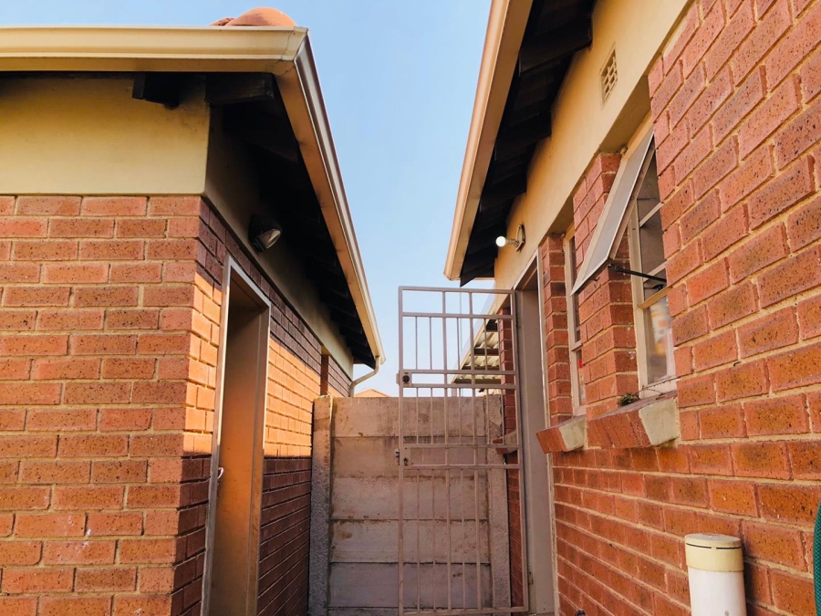 3 Bedroom Property for Sale in Olievenhoutbosch Gauteng