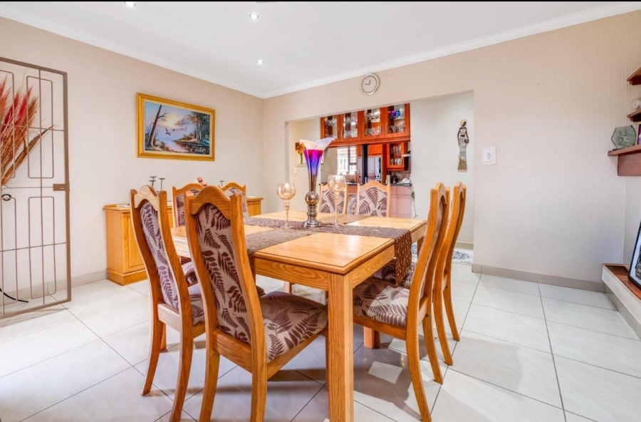 4 Bedroom Property for Sale in Weltevreden Park Gauteng