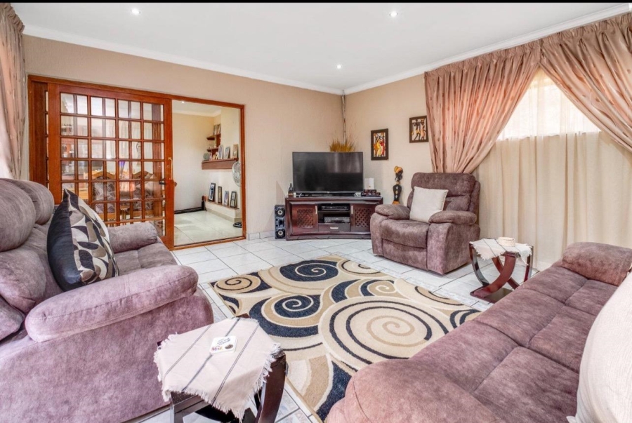4 Bedroom Property for Sale in Weltevreden Park Gauteng