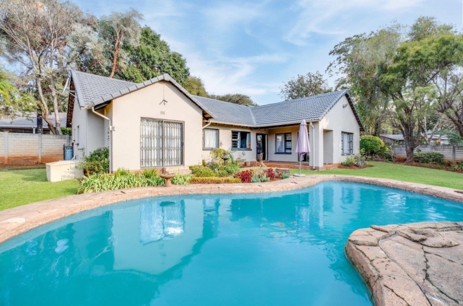 4 Bedroom Property for Sale in Weltevreden Park Gauteng