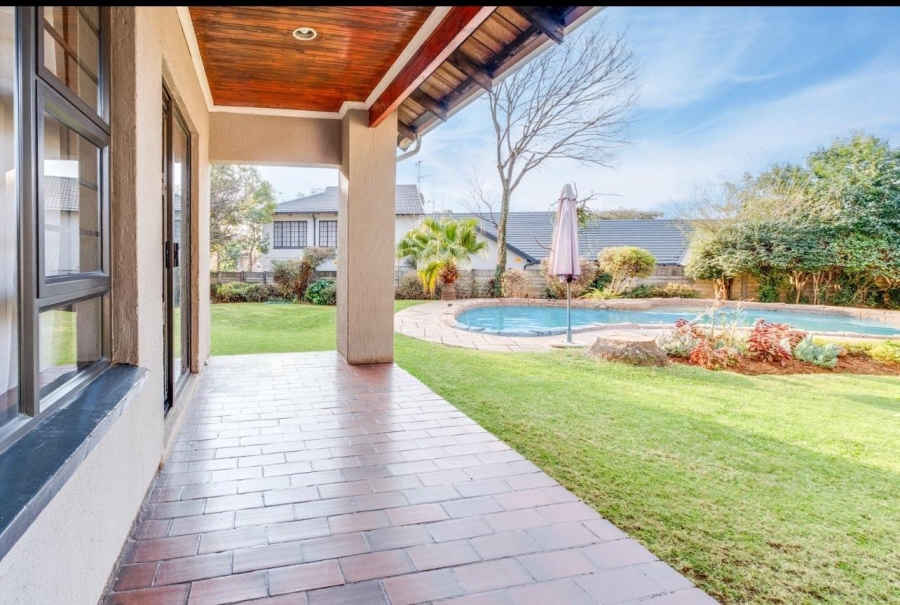 4 Bedroom Property for Sale in Weltevreden Park Gauteng