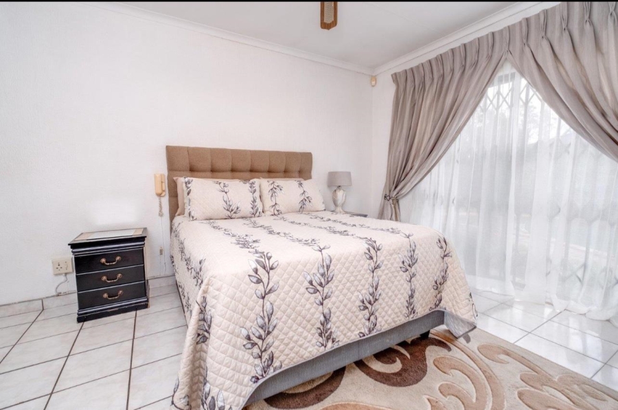 4 Bedroom Property for Sale in Weltevreden Park Gauteng