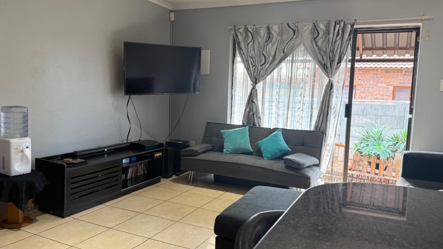 2 Bedroom Property for Sale in Weltevreden Park Gauteng