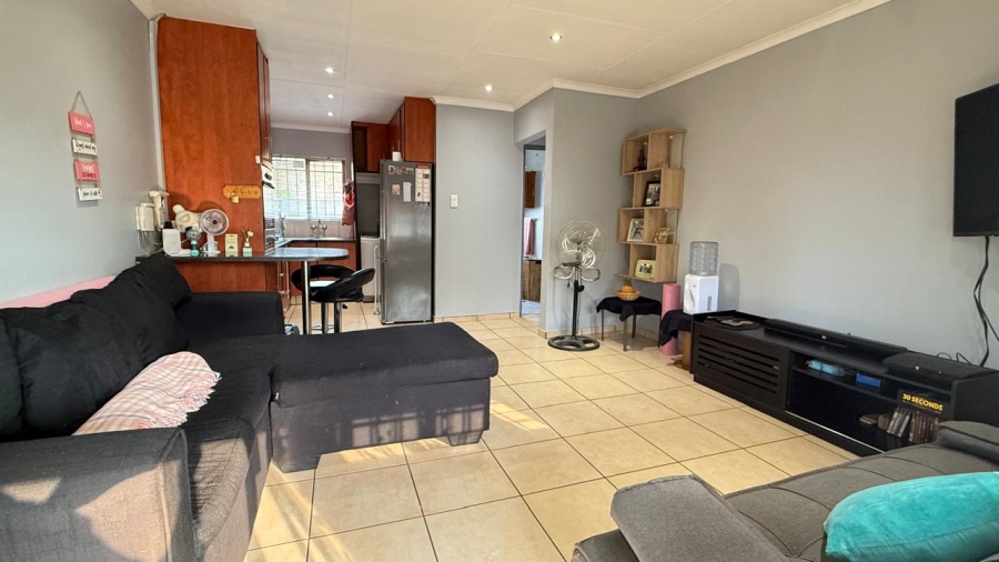2 Bedroom Property for Sale in Weltevreden Park Gauteng