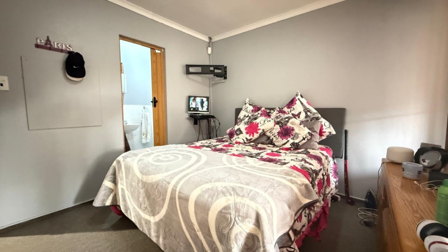 2 Bedroom Property for Sale in Weltevreden Park Gauteng