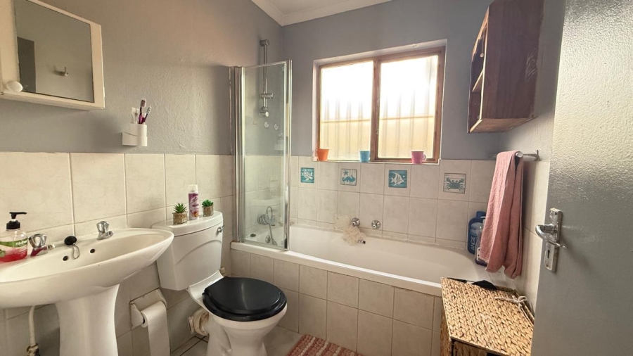 2 Bedroom Property for Sale in Weltevreden Park Gauteng