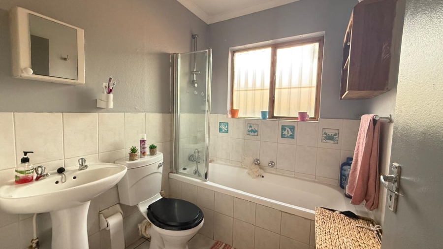2 Bedroom Property for Sale in Weltevreden Park Gauteng