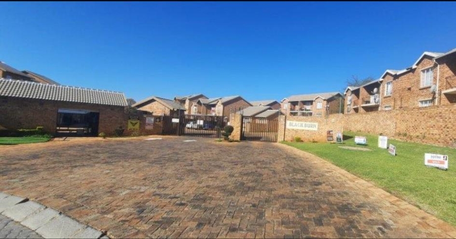 To Let 2 Bedroom Property for Rent in Chloorkop Gauteng