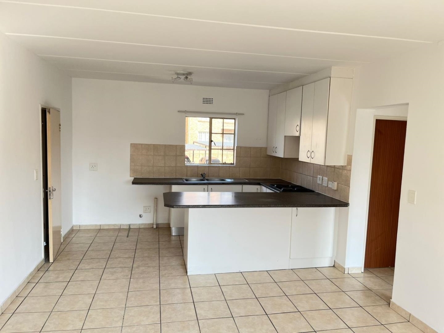 To Let 2 Bedroom Property for Rent in Chloorkop Gauteng