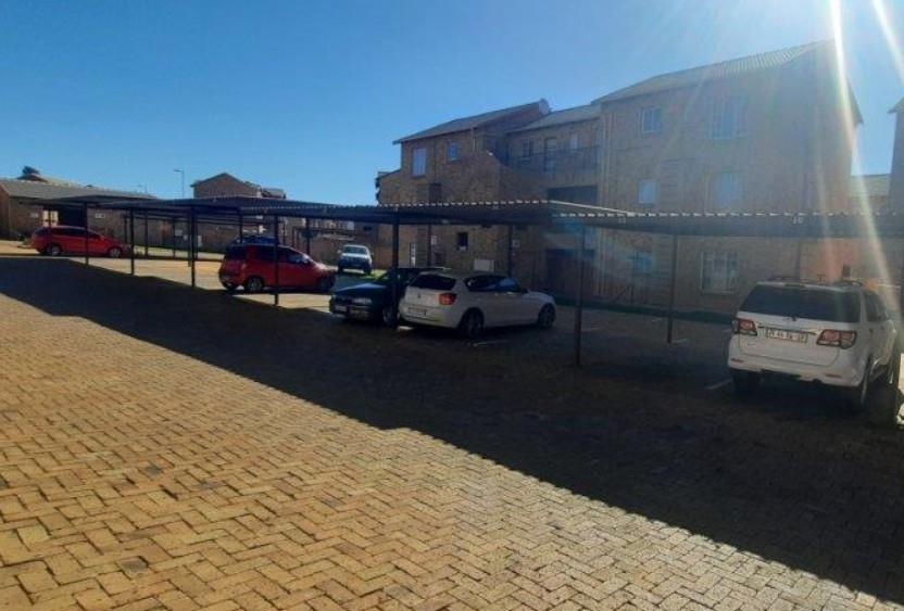 To Let 2 Bedroom Property for Rent in Chloorkop Gauteng