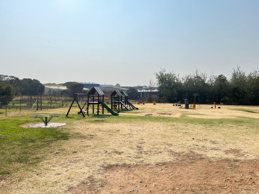 To Let 2 Bedroom Property for Rent in Chloorkop Gauteng