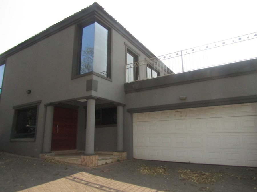 6 Bedroom Property for Sale in Glenhazel Gauteng