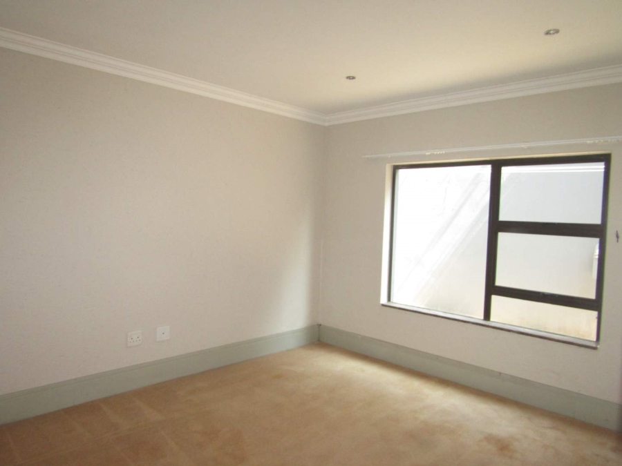 6 Bedroom Property for Sale in Glenhazel Gauteng