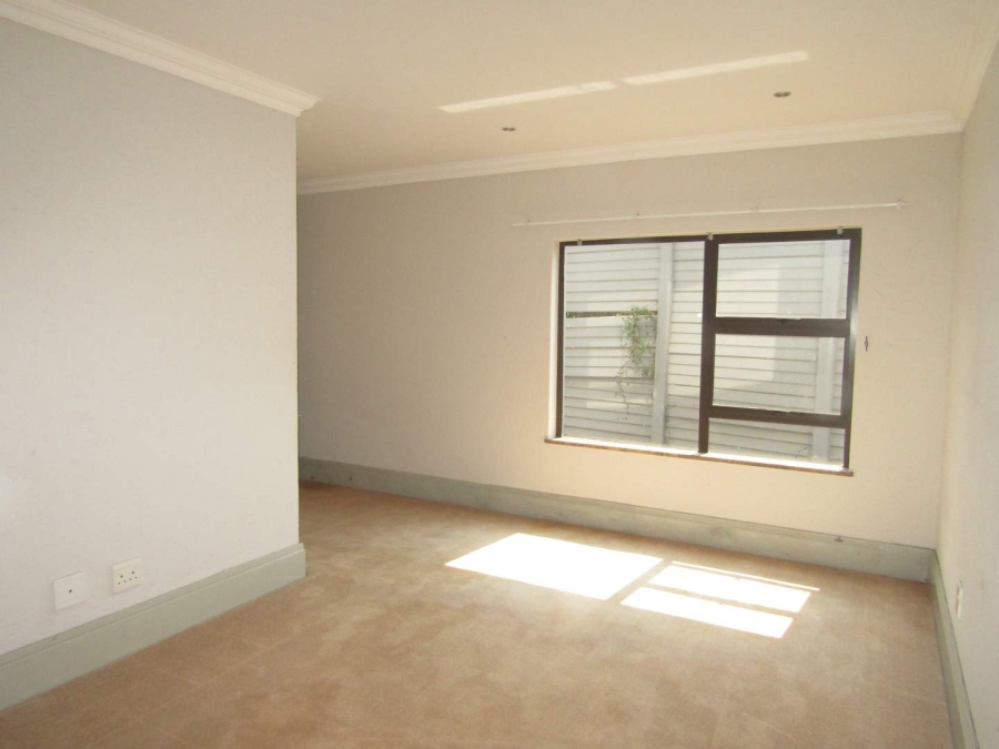 6 Bedroom Property for Sale in Glenhazel Gauteng