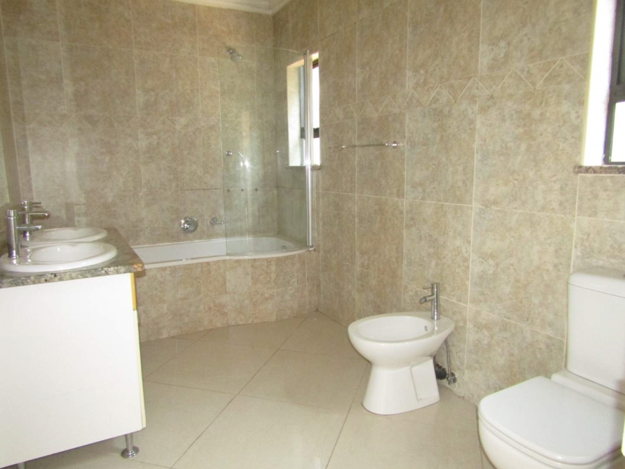6 Bedroom Property for Sale in Glenhazel Gauteng