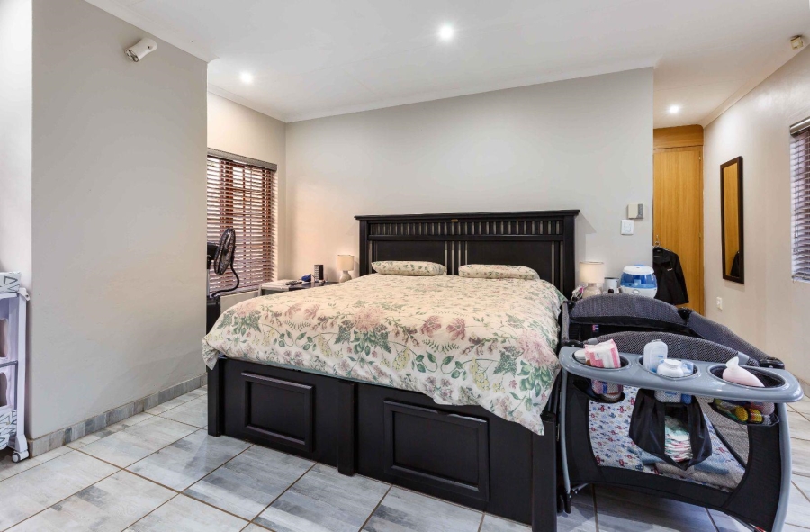 4 Bedroom Property for Sale in Moreleta Park Gauteng