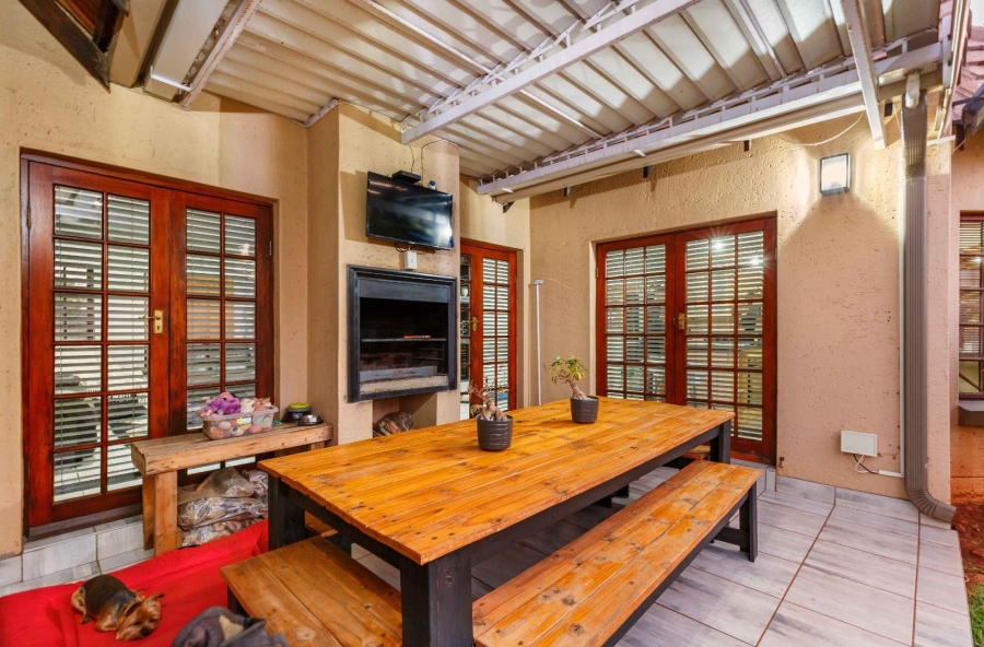 4 Bedroom Property for Sale in Moreleta Park Gauteng