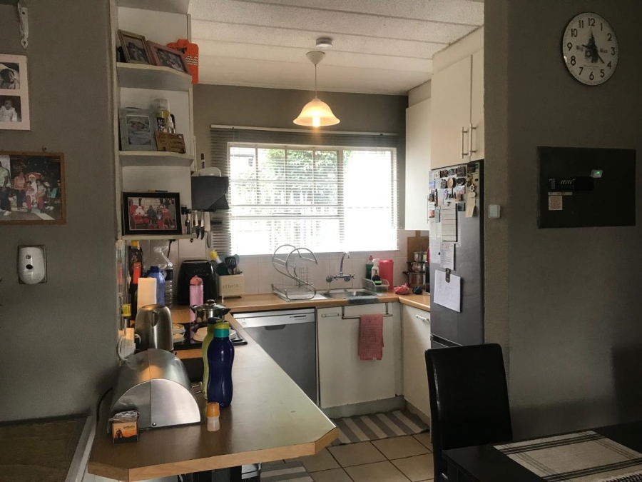 To Let 2 Bedroom Property for Rent in Linmeyer Gauteng