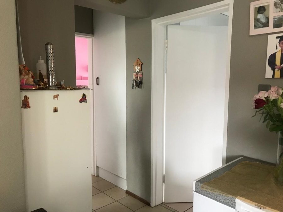 To Let 2 Bedroom Property for Rent in Linmeyer Gauteng