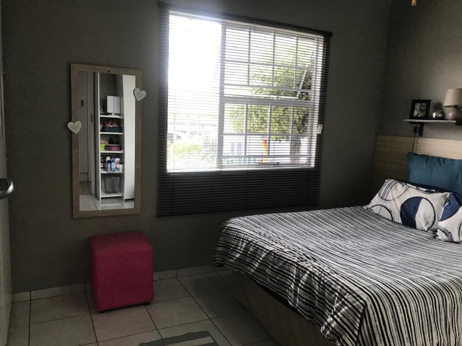 To Let 2 Bedroom Property for Rent in Linmeyer Gauteng