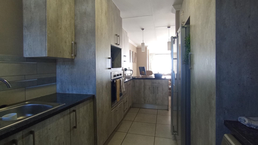 3 Bedroom Property for Sale in Amberfield Manor Gauteng