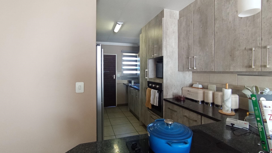 3 Bedroom Property for Sale in Amberfield Manor Gauteng