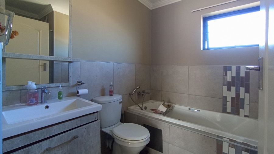 3 Bedroom Property for Sale in Amberfield Manor Gauteng