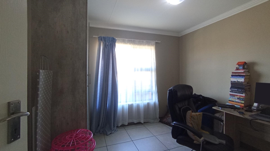 3 Bedroom Property for Sale in Amberfield Manor Gauteng