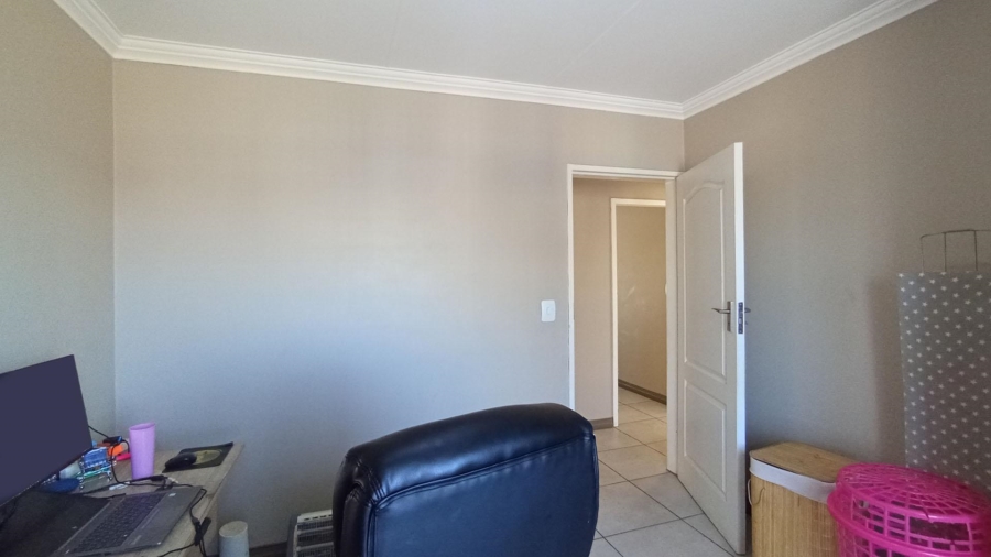 3 Bedroom Property for Sale in Amberfield Manor Gauteng