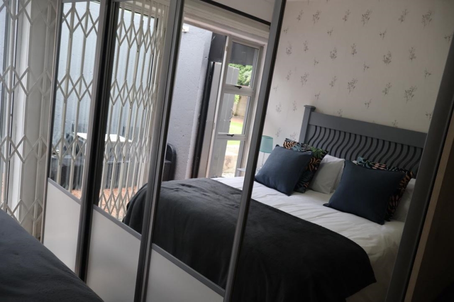 To Let 1 Bedroom Property for Rent in Bryanston Gauteng