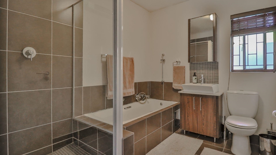 2 Bedroom Property for Sale in Fourways Gauteng