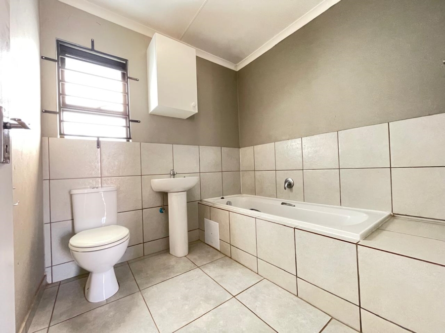 To Let 2 Bedroom Property for Rent in Vosloorus Ext 24 Gauteng