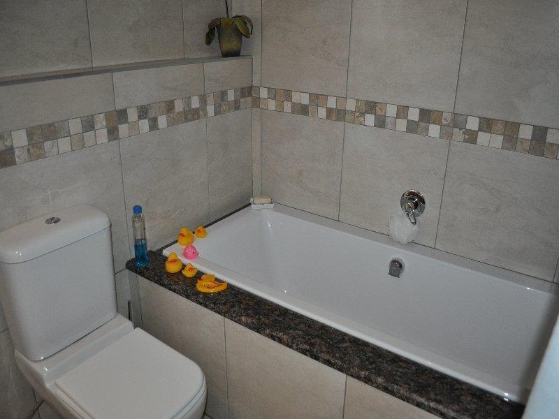To Let 4 Bedroom Property for Rent in Silverwoods Country Estate Gauteng