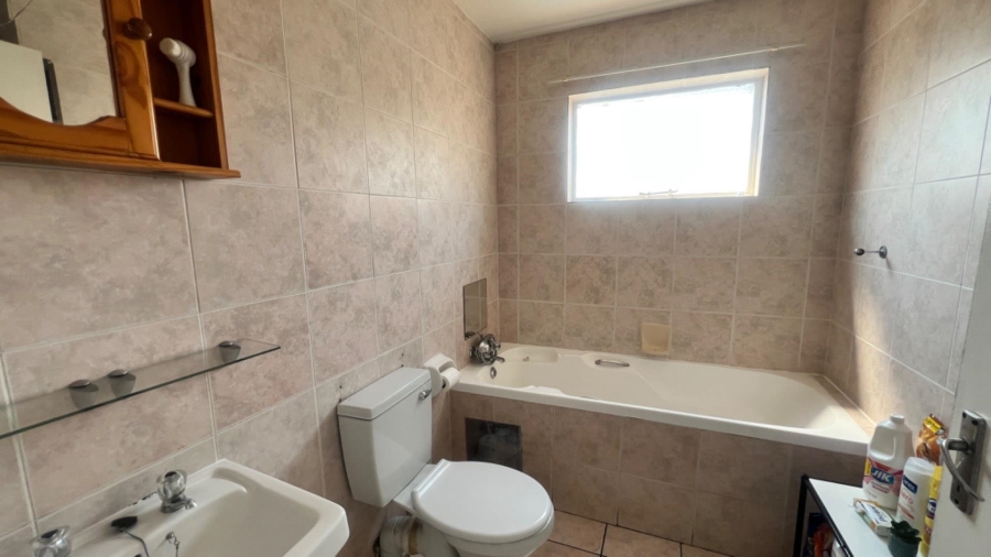 2 Bedroom Property for Sale in Ridgeway Gauteng