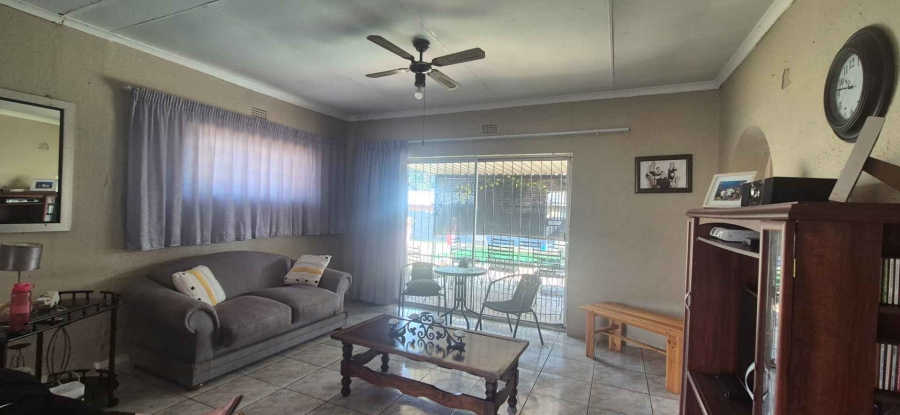 3 Bedroom Property for Sale in Brackendowns Gauteng