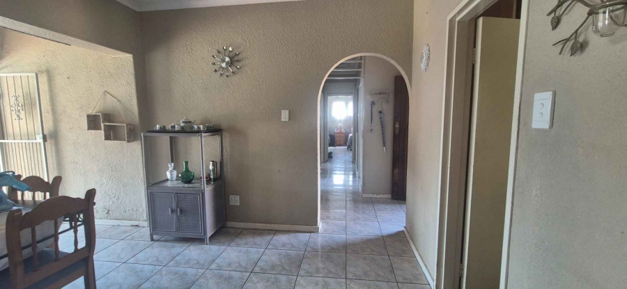 3 Bedroom Property for Sale in Brackendowns Gauteng