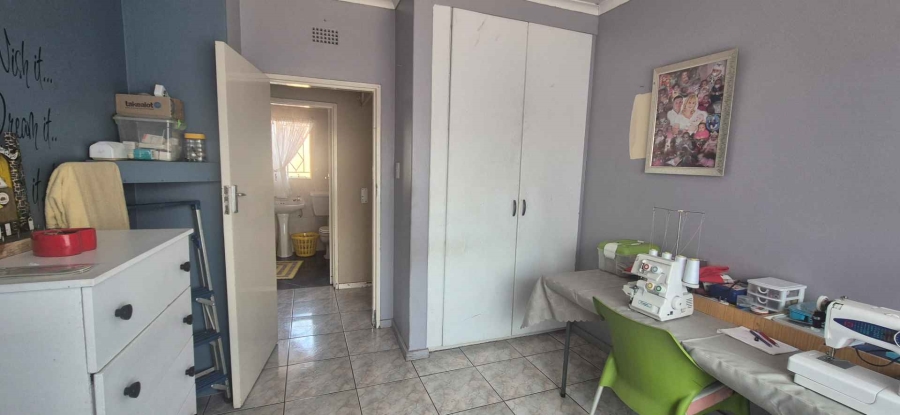 3 Bedroom Property for Sale in Brackendowns Gauteng