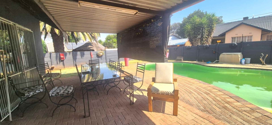 3 Bedroom Property for Sale in Brackendowns Gauteng